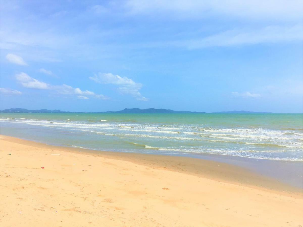 Cosy Lumpini Beachfront One Bedroom Jomtein Praia de Jomtien Exterior foto